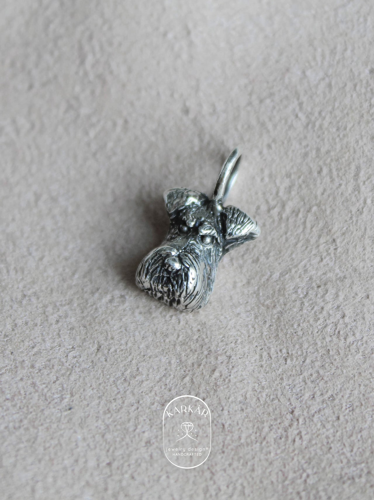 Dije de Schnauzer cara mini
