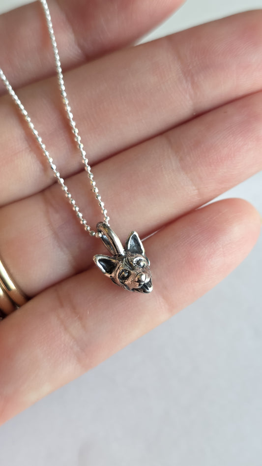 Dije de Chihuahua cara mini lengua