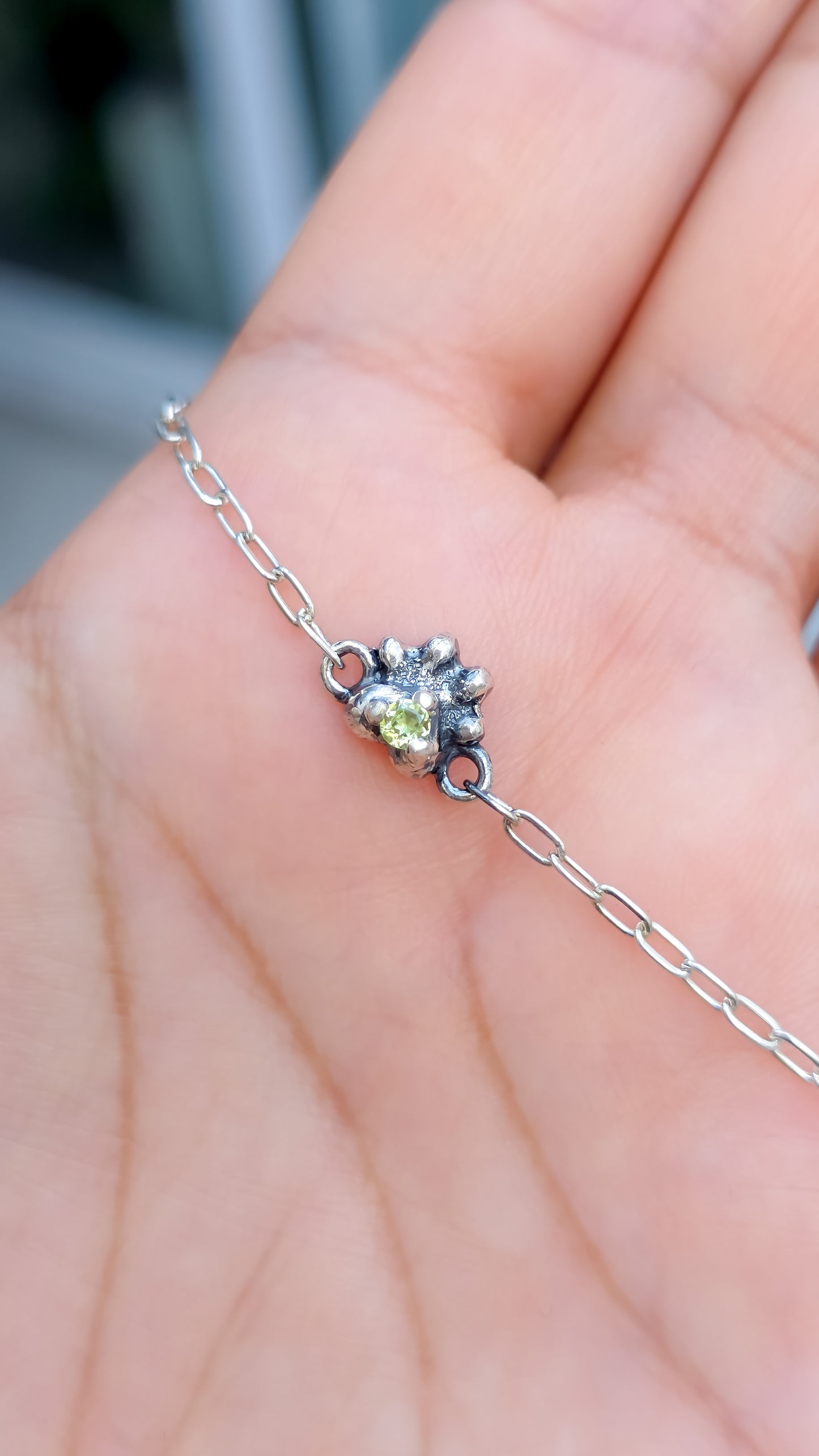 Pulsera huesito o huellita mini con gema