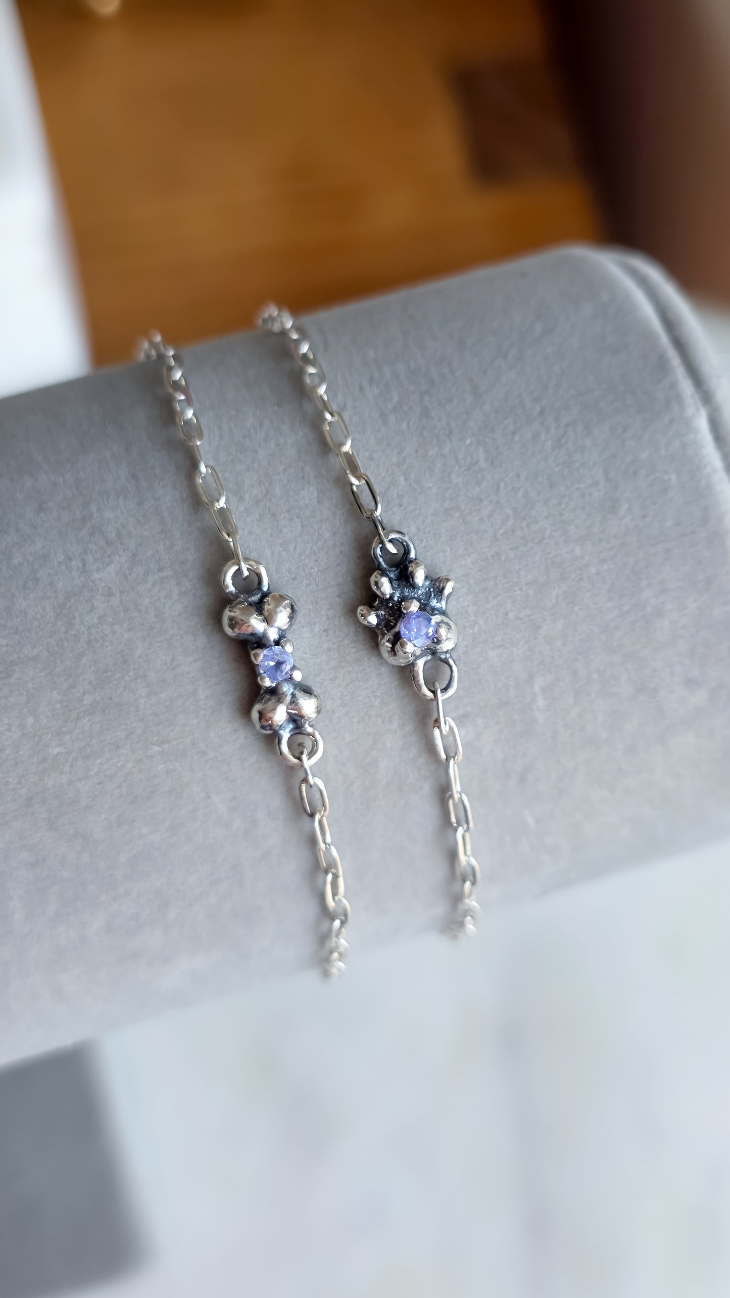 Pulsera huesito o huellita mini con gema